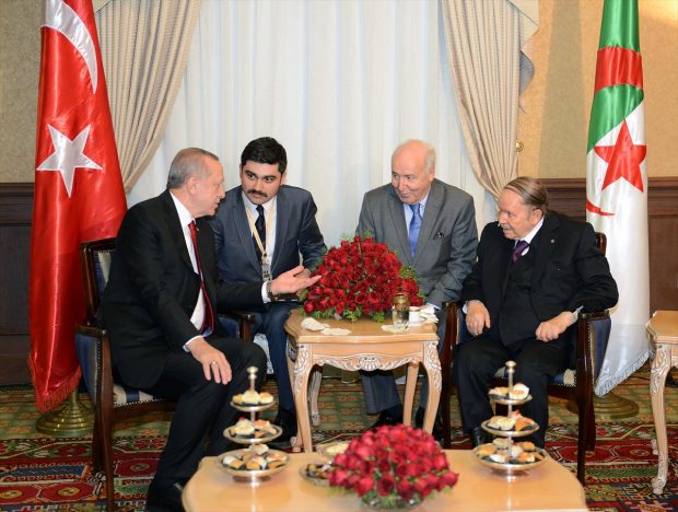استقبل الرئيس التركي.. بوتفليقة يظهر من جديد (فيديو)