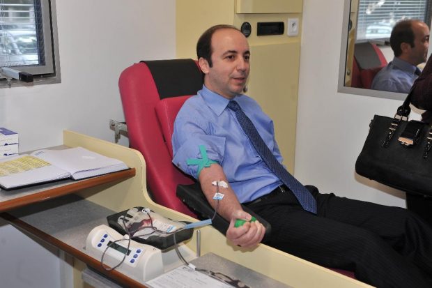 لجمع 4500 كيس من الدم.. وزير الصحة يطلق قافلة للتبرع بالدم (صور)