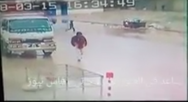بالفيديو من فاس.. شيفور طاكسي ضرب بنت صغيرة وهرب