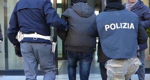 شقيق اثنين منهم كان مع داعش.. اعتقال 4 مهاجرين مغاربة بسبب المخدرات في إيطاليا