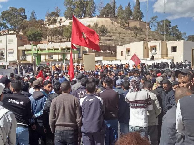 احتجاجات واعتقالات ومحاولات انتحار ومسيرة إقليمية.. جرادة تغلي (صور)