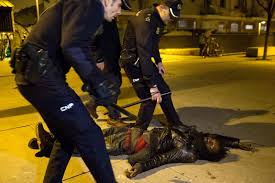 بعد وفاة غامضة لسينغالي.. اشتباكات بين البوليس ومهاجرين أفارقة في مدريد