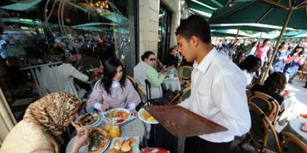 رسوم جديدة تتعلق باستغلال الملك العمومي.. أرباب المقاهي والمطاعم يحتجون على مجلس كازا