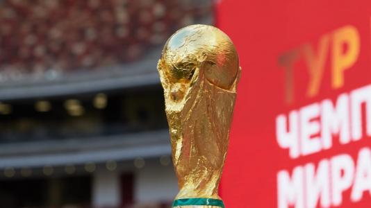 بعد أطول رحلة في التاريخ.. كأس العالم الذهبية تعود إلى روسيا