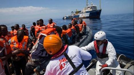 إنقاذ أزيد من 100 شخص في سواحل إسبانيا.. الحال سخن والحريك رجع!