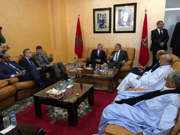 بالفيديو والصور من الصحراء المغربية.. تفاصيل وصول المبعوث الشخصي للأمين العام للأمم المتحدة إلى العيون
