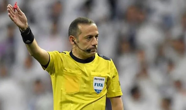 الفيفا تعلن حكام مباريات الجمعة.. تركي يقود مباراة المغرب وإيران
