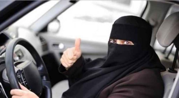بينهن ابنة الوليد بن طلال.. السعوديات يبدأن قيادة السيارات
