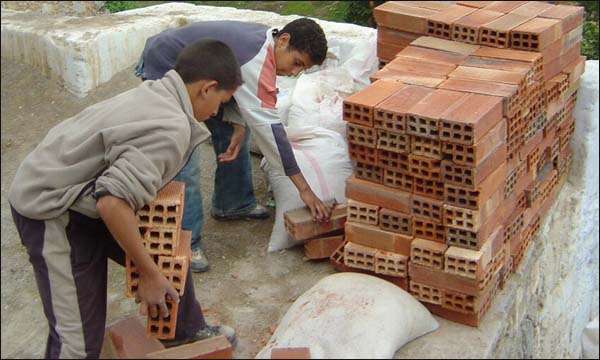 أغلبهم بأعمال خطيرة.. ربع مليون طفل مغربي مدابزين مع طرف ديال الخبز