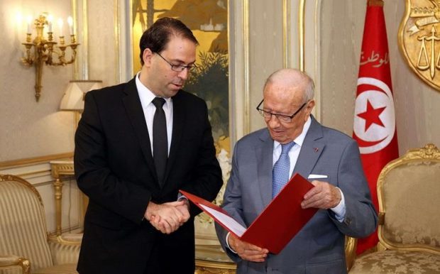 الرئيس التونسي خرّج عينيه فرئيس الحكومة: يلا ستمرات الأزمة قدم استقالتك