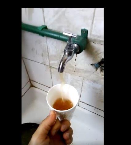 مخاوف من الصدأ أو التلوث في المياه في كازا.. “أتاي” فالروّبيني! (فيديو)