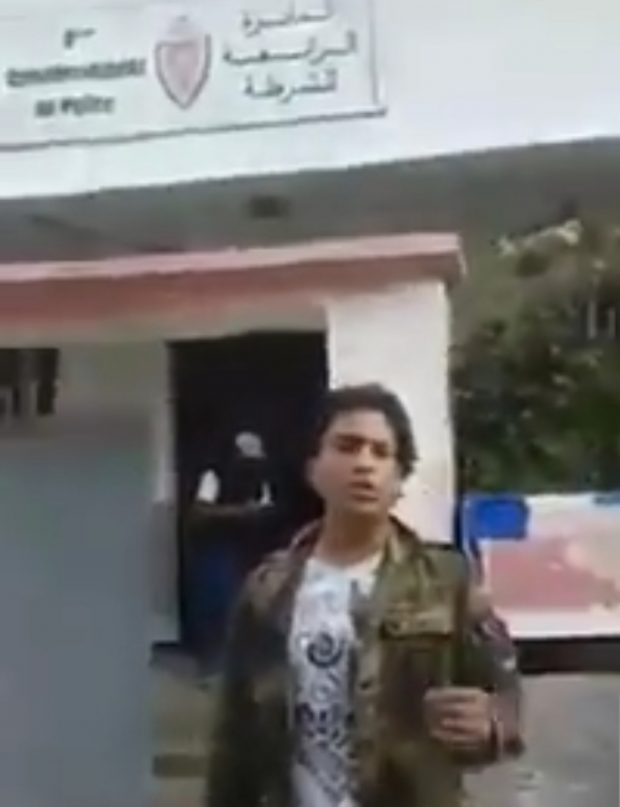 بالفيديو من الجديدة.. البوليس يرد على احتجاج مواطن أمام كوميسارية
