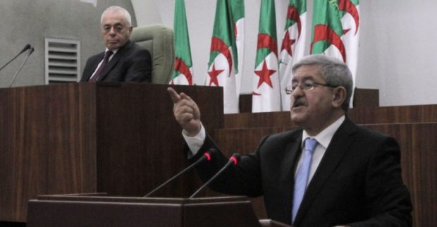 نايضة في الجزائر.. رئيس الوزراء يطالب رئيس مجلس النواب بالتنحي