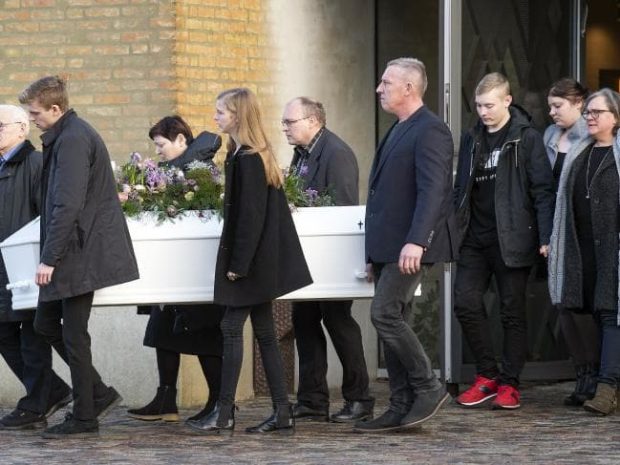 بحضور رئيس الوزارء.. تشييع جنازة السائحة الدانماركية التي قتلت في إمليل (صور)