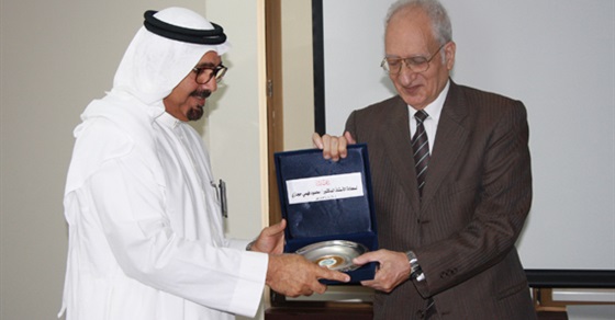السعودية.. مغربي يتوج بجائزة الملك فيصل العالمية للغة العربية