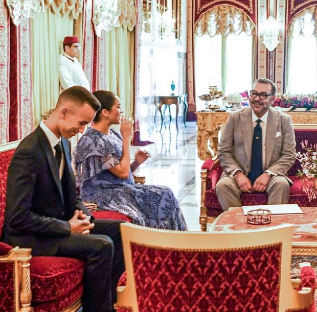 بالصور والفيديو من الرباط.. الأمير هاري وزوجته في ضيافة الملك محمد السادس