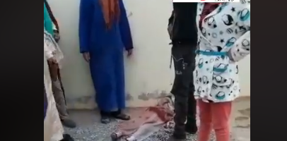 بالفيديو من عين عتيق.. باب مدرسة يقتل تلميذة