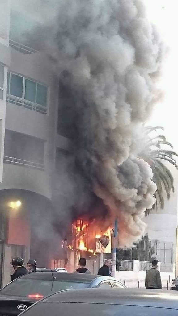 بالصور والفيديو من كازا.. حريق في “أسيما” شارع 2 مارس