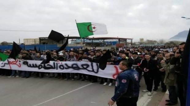 الجزائر.. الاحتجاجات ضد بوتفليقة تتمدد