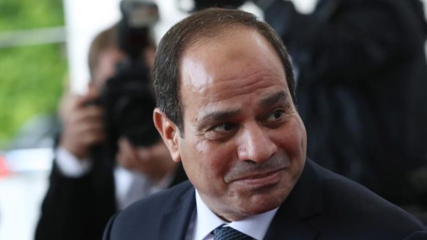 مصر.. برلمانيون يطلبون رسميا تعديلا دستوريا لتمديد حكم السيسي!