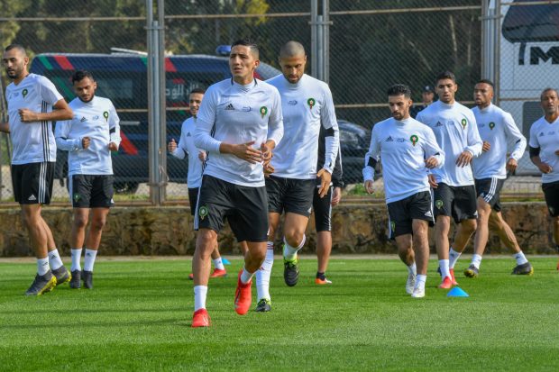 قبل المواجهة.. بعثة المنتخب الوطني تسافر إلى مالاوي (صور وفيديو)
