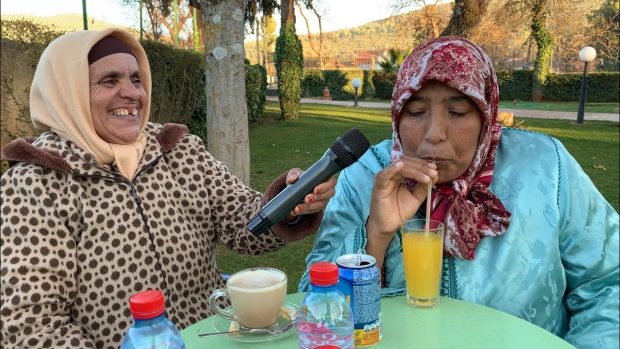 طاقم قناة لالة مربوحة للالة نعمية: خلّينا ليك اليوتيوب! (فيديو)