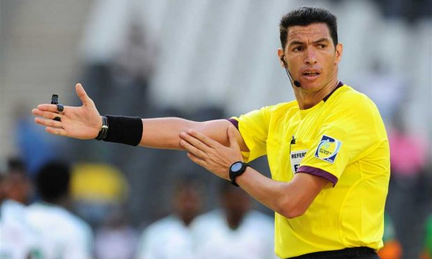 بحجة “الأداء الضعيف”.. الكاف يوقف حكم مباراة الوداد والترجي التونسي