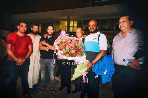 بالصور والفيديو.. استقبال تاريخي لنادي الزمالك في مدينة بركان