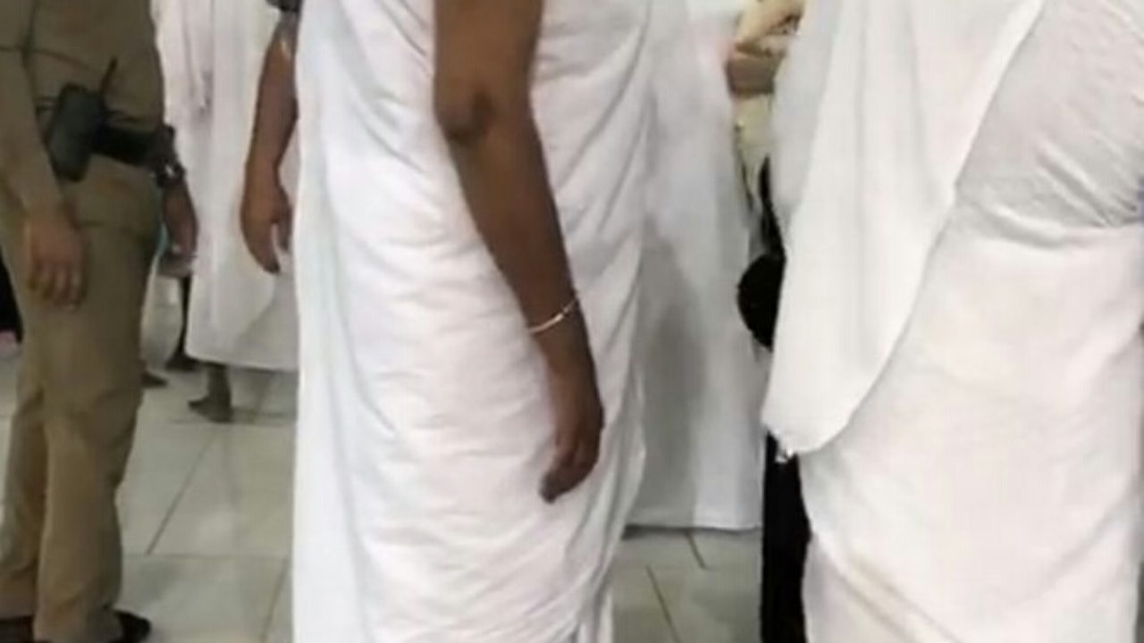 بالفيديو حقيقة امرأة ترتدي زي إحرام الرجال في الحرم المكي كيفاش