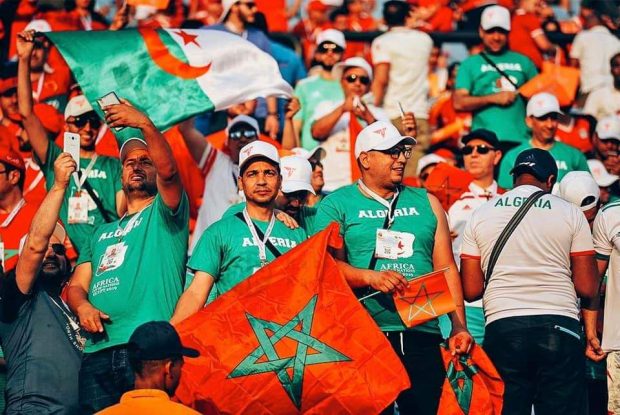 المغاربة والجزائريون.. حضور قياسي في ليلة التأهل (صور وفيديو)