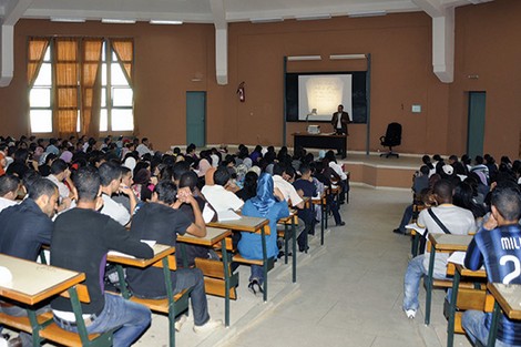 وزارة التعليم: لم يطرأ أي تغيير على منح الاستحقاق للطلبة المغاربة بالخارج