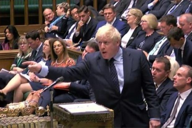 رئيس الوزراء يرفض.. البرلمان البريطاني يقرر إرجاء التصويت على “بريكست”