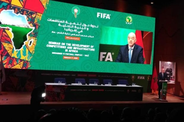 رئيس الفيفا: حان الوقت لتطوير الكرة الإفريقية