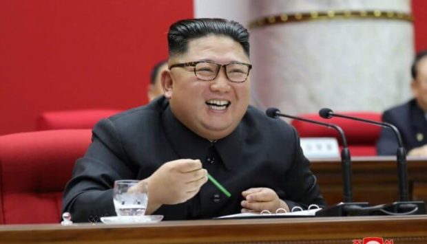 كوريا الشمالية: الزعيم كيم جونغ باقي عايش وصحتو بخير 