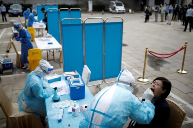 الصين ما غيساليوش.. عالم فيروسات يؤكد أن كورونا المكتشف حديثا في بكين أكثر عدوى من كوفيد 19