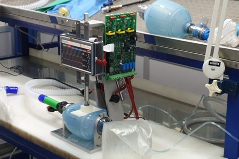 العلمي: تم صنع 500 جهاز تنفس اصطناعي وأسرة إنعاش مغربية مائة في المائة