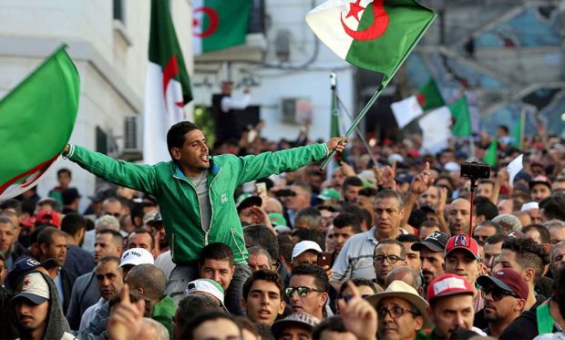 حزب جزائري يحذر: البلاد على وشك إفلاس اقتصادي