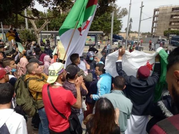 دعوات إلى مقاطعة الانتخابات.. تجدد مسيرات الحراك الطلابي في الجزائر