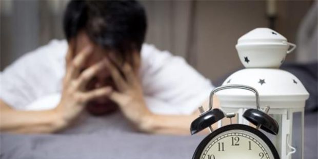 اضطراب مواعيد النوم في رمضان.. سهر وسمر لا يمران دون تأثير على صحة ومزاج الصائمين