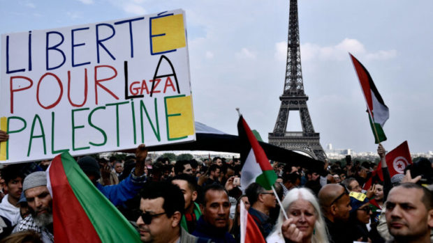 فرنسا.. وزير الداخلية يطلب حظر مظاهرة مؤيدة للفلسطينيين في باريس