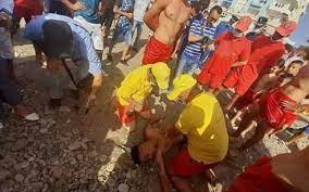 الجزائر.. حالات إغماء جماعي بين المصطافين في أحد الشواطئ (صور)