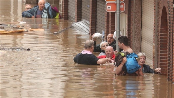 بسبب الفيضانات.. الدنيا مقلوبة فبلجيكا (صور)