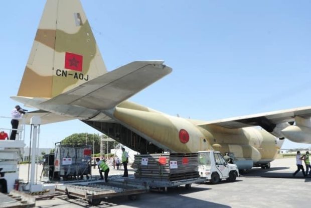 بالصور.. تواصل الجسر الجوي مع تونس لنقل المساعدة الطبية التي أمر الملك بإرسالها