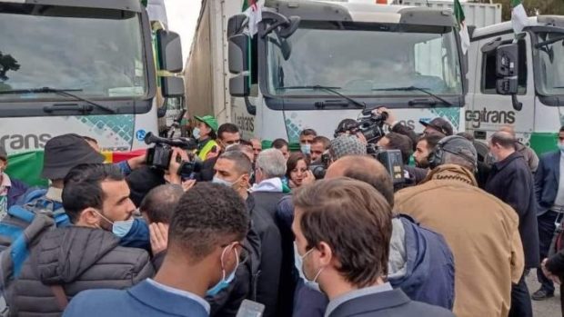 في عز الأزمة الغذائية.. الجزائر ترسل قافلة تجارية إلى موريتانيا والسنغال