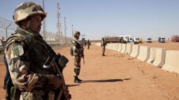 حاولوا الهرب من مخيمات القهر.. جنود جزائريون يعتقلون 4 عناصر من البوليساريو