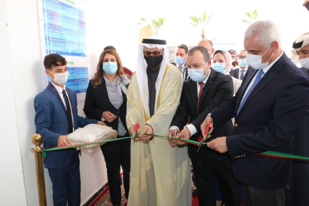 بالصور من عين عودة.. وزير الصحة والسفير الإماراتي يدشنان مركزا لتصفية الدم