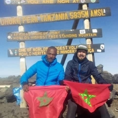 أعلى قمة في العالم.. فريق مغربي يستعد لارتقاء “إيفرست”