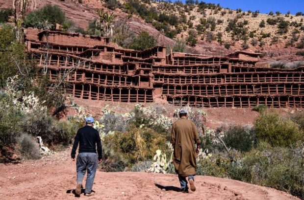 قرية أنزركي جنوب المغرب.. النحل يهجر أقدم مزرعة جماعية لتربيته بالعالم (صور)