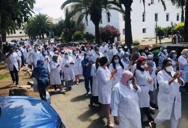 هددوا بخوض إضراب وطني إذا استمر إغلاق باب الحوار.. الممرضون ينظمون وقفات احتجاجية رمضانية