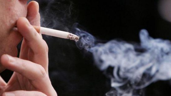أرقام مرعبة.. التدخين يتسبب في 12 ألف حالة وفاة مبكرة ويكلف الدولة 5 ملايير درهم سنويا